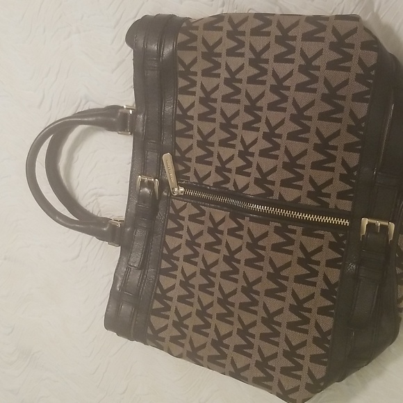 Women's Michael Kors Handbag; Black and Tan; Size 15 1/2x12 with 6" Handles - Picture 7 of 8